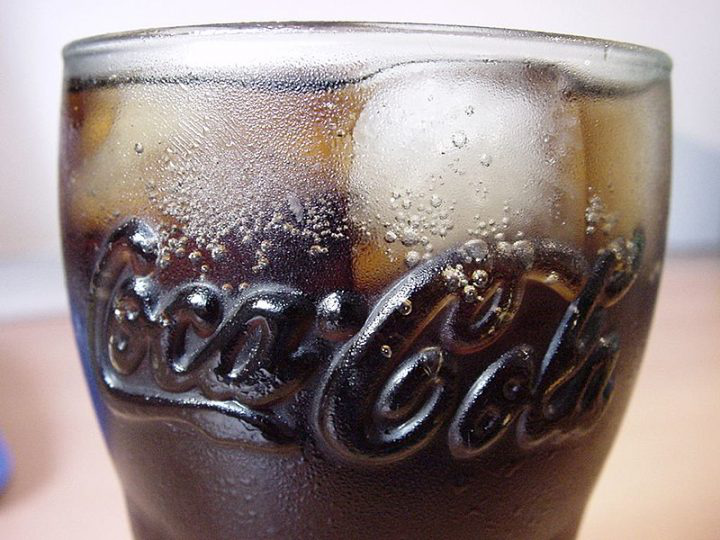 Кока-кола і кокаїн: чи міститься наркотик у напої?