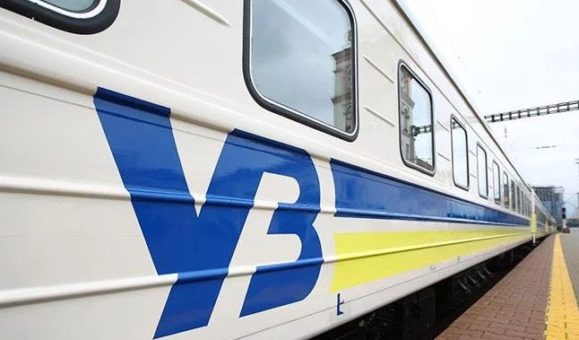 «Укрзалізниці» дозволили не пускати до вагонів пасажирів з багажем понад 50 кілограмів