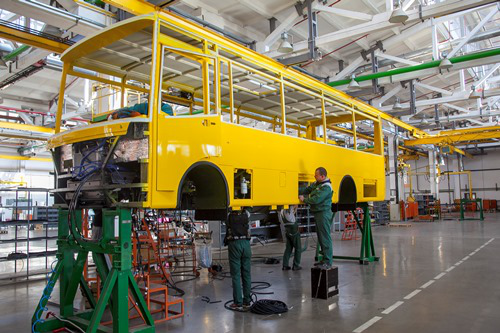 На луцькому заводі збирають сучасні шкільні автобуси (фото)