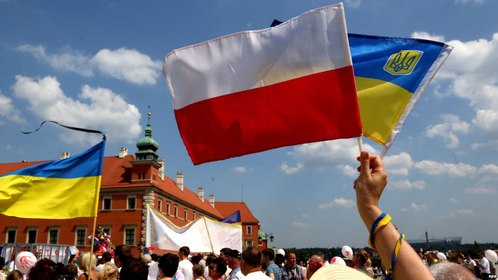 Польща думає над скасуванням плати за роумінг для українців