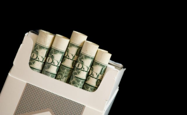 Скільки буде коштувати пачка сигарет до кінця 2019 року (відео)