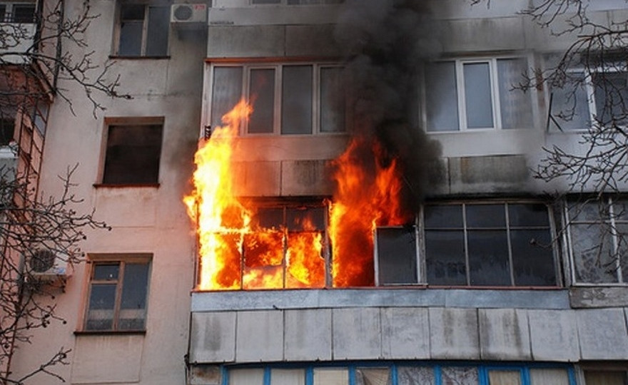 У Луцьку горіла квартира: постраждав чоловік