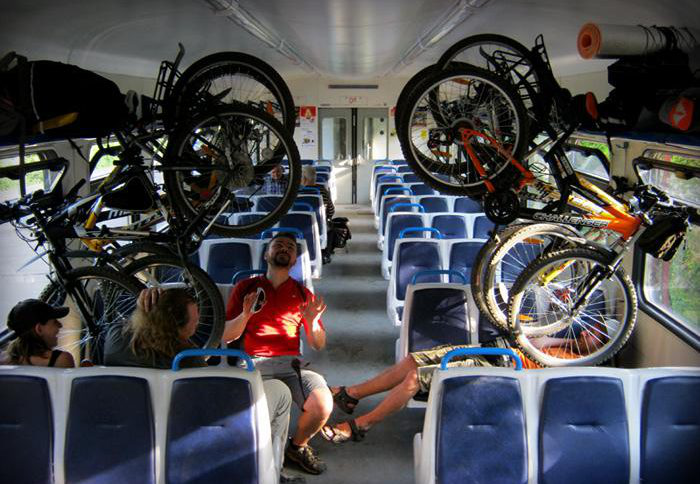 «Укрзалізниця» дозволила перевозити велосипеди в поїздах-експресах