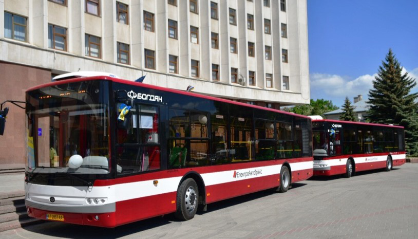 Луцький «Богдан Моторс» відправить у Хмельницький 10 автобусів і 10 тролейбусів