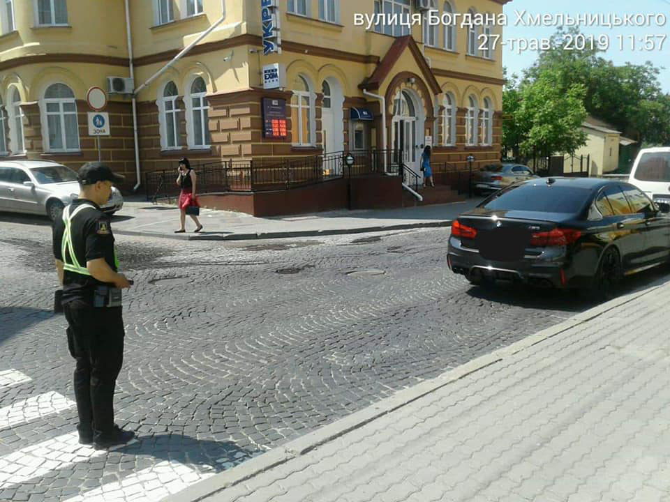 Інспектори з паркування спіймали в Луцьку тисячного порушника (фото)