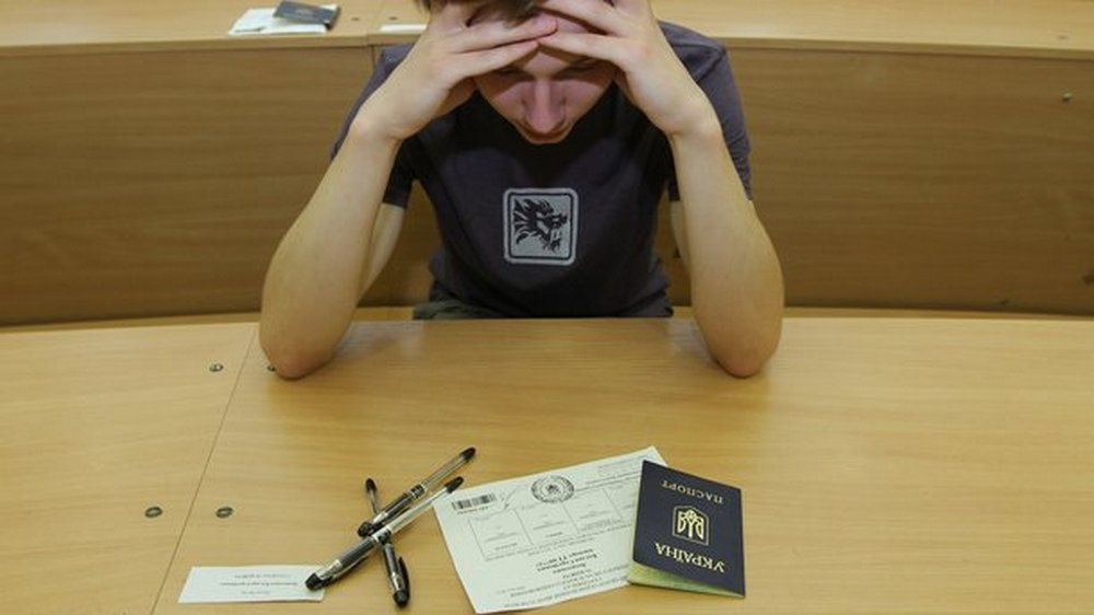 Майже 16 % випускників провалили ЗНО з української мови