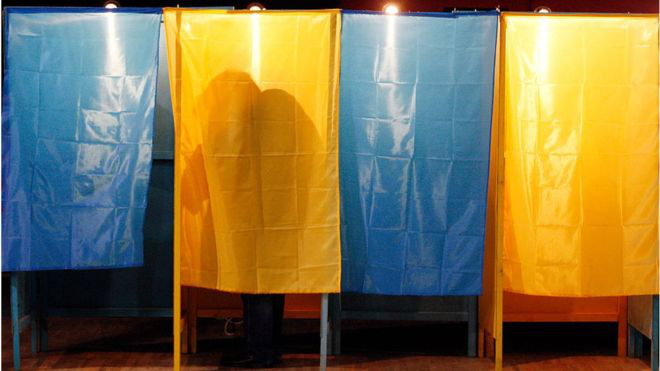 В Україні почалися вибори: кого і як обираємо