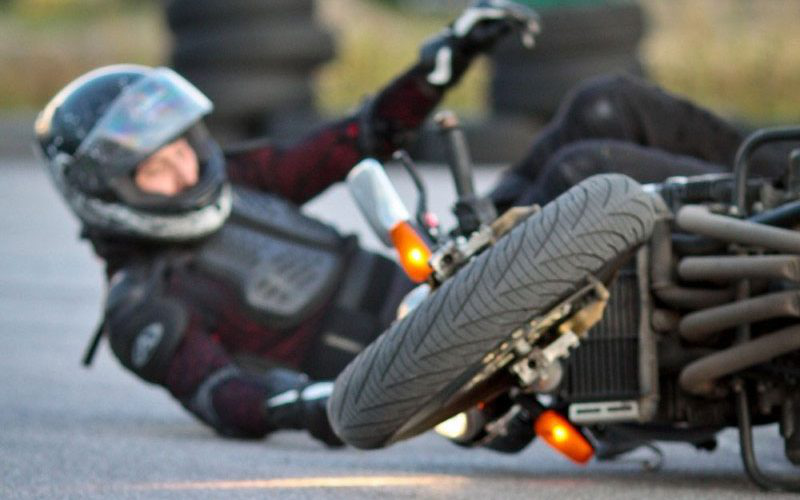 На Волині 19-річний водій під час обгону зіткнувся з мотоциклом