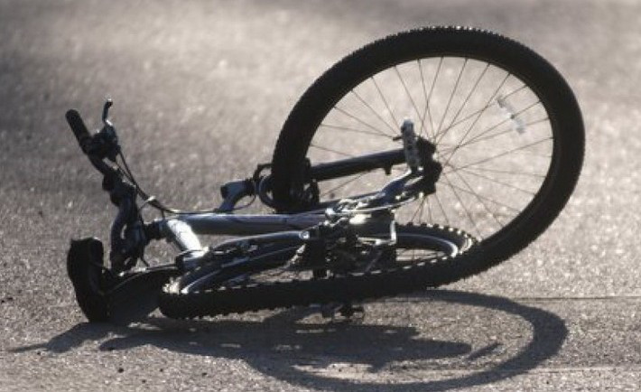 У Копачівці на Волині бус насмерть збив велосипедиста