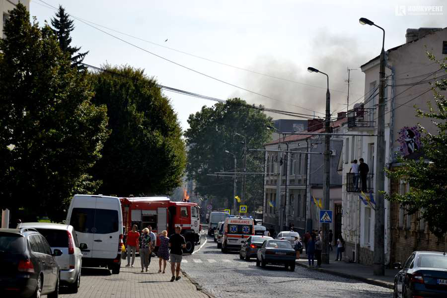 Через пожежу в Луцьку перекрили вулицю