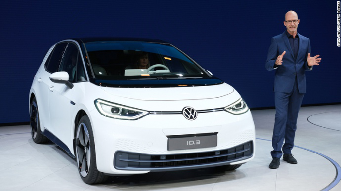 Volkswagen представив свій перший серійний електрокар