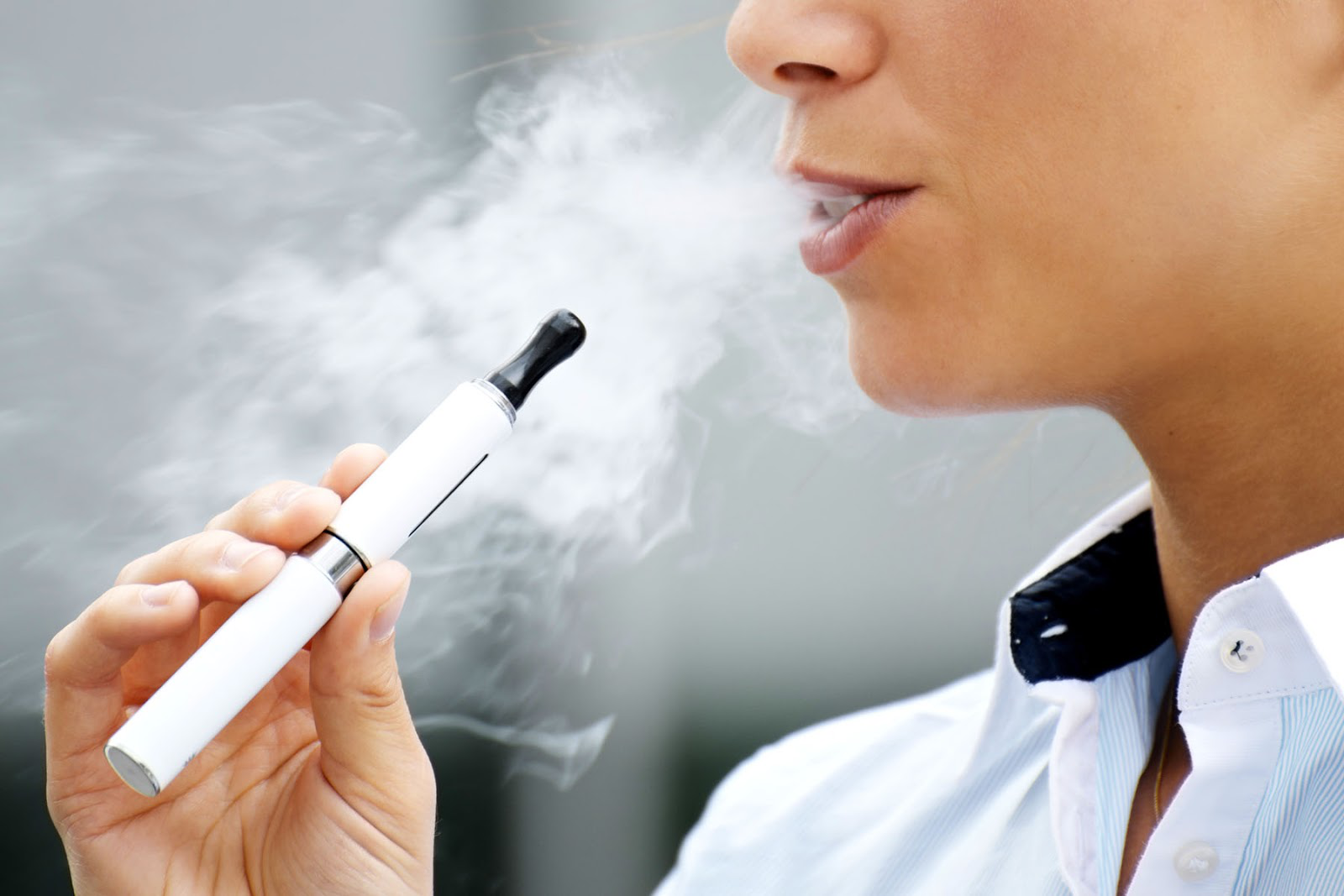 «Експеримент на курцях»: електронні сигарети небезпечніші за традиційні