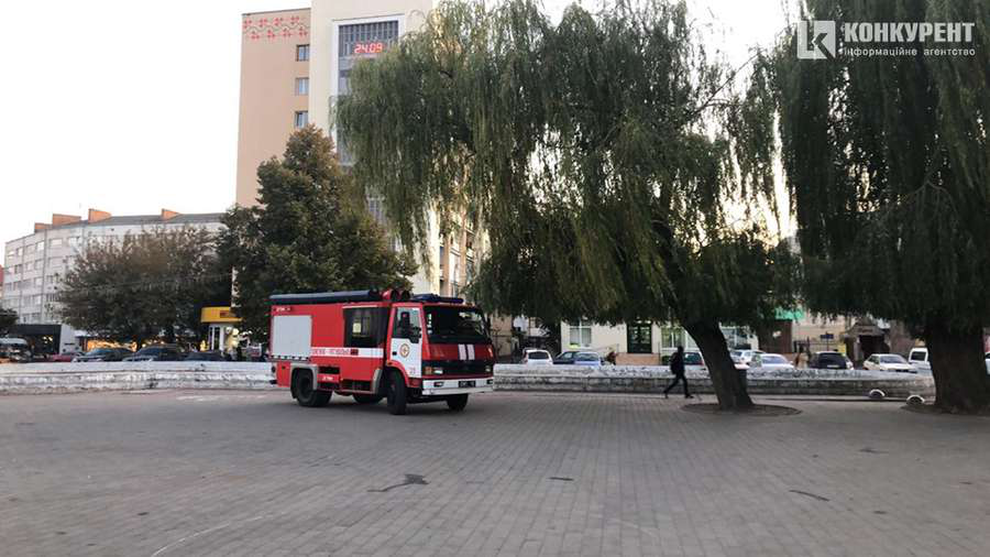 Рятувальники розповіли про дим у луцькому Палаці культури