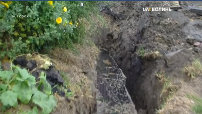 У Горохові розкопували трубопровід, а знайшли рештки людей (відео)