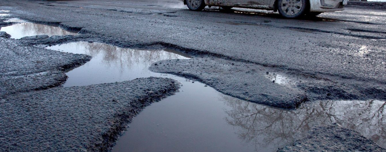 Через погані дороги в Нововолинську оштрафували посадовця міськради