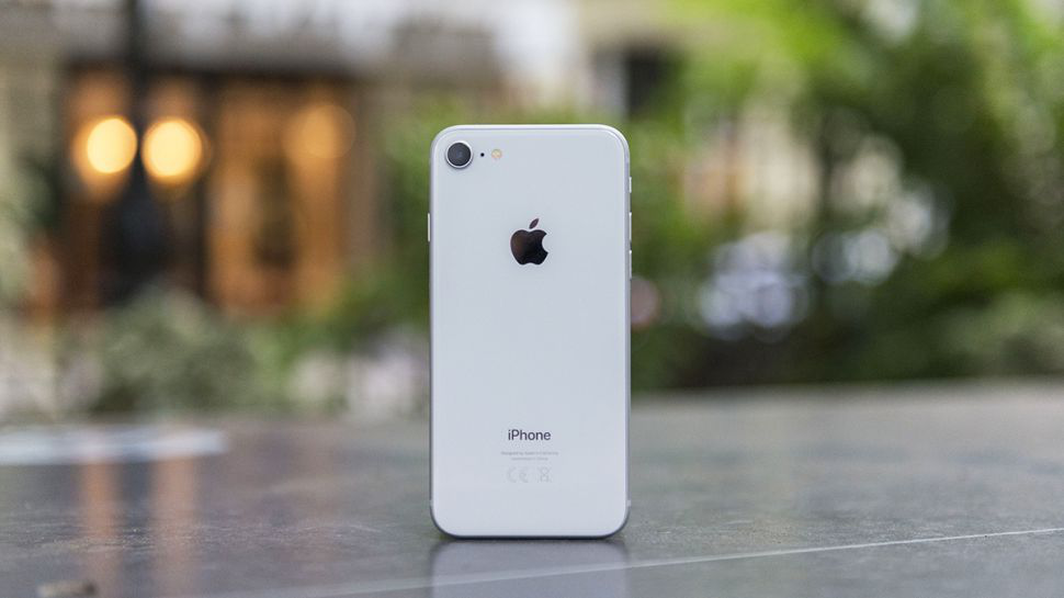 Apple випустить бюджетний iPhone: назвали ціну та дату