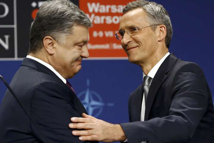 Генсек НАТО відзначив реформи Порошенка для членства України в НАТО