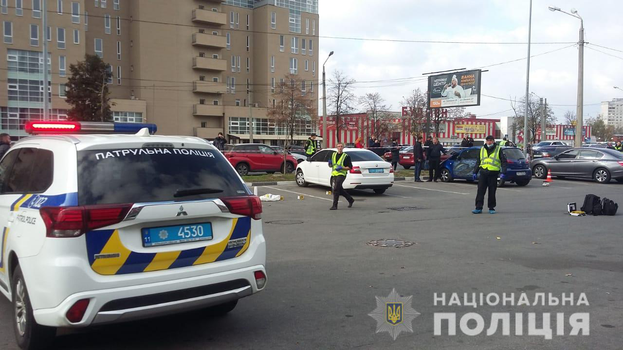 У Харкові біля супермаркету сталася стрілянина: підозрюваний підірвав себе