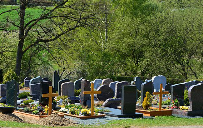 Луцькрада за понад півмільйона гривень купить землю для кладовища