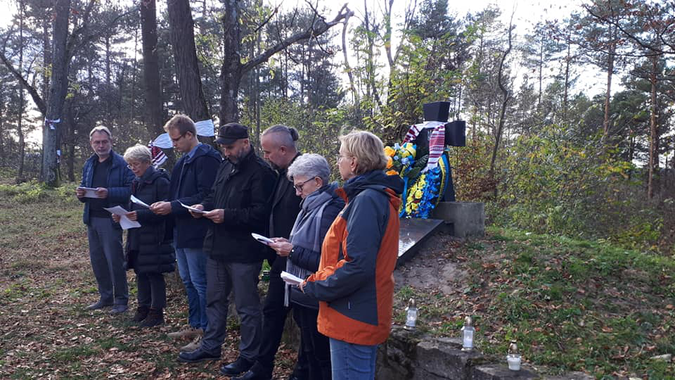 Польські активісти звернулися до влади, аби та відновила зруйновані українські могили