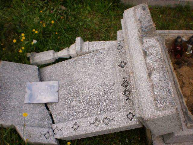 У Нововолинську з кладовища вкрали надгробну кам’яну плиту