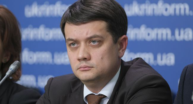Разумкова звільнили з посади голови партії «Слуга народу»