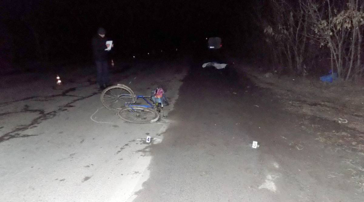 У Ратному автомобіль збив велосипедиста: чоловік загинув