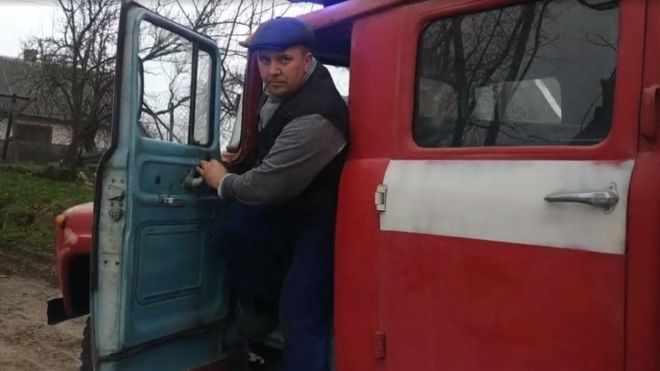 Селянин з Рівненщини придбав пожежну машину і їздить на виклики