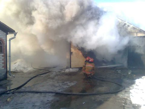 У Луцьку – пожежа в гаражі: рятували 