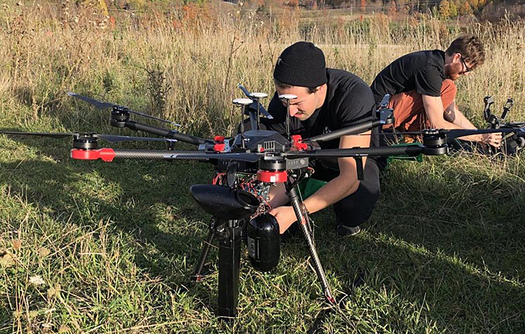 Канадський стартап планує висадити мільярд дерев за допомогою дронів