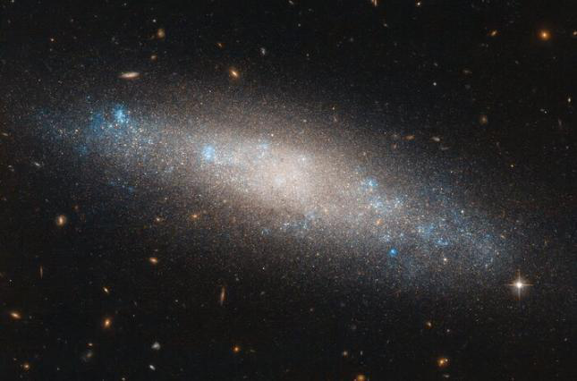 Вчені зафіксували незвичний знімок галактики (фото)