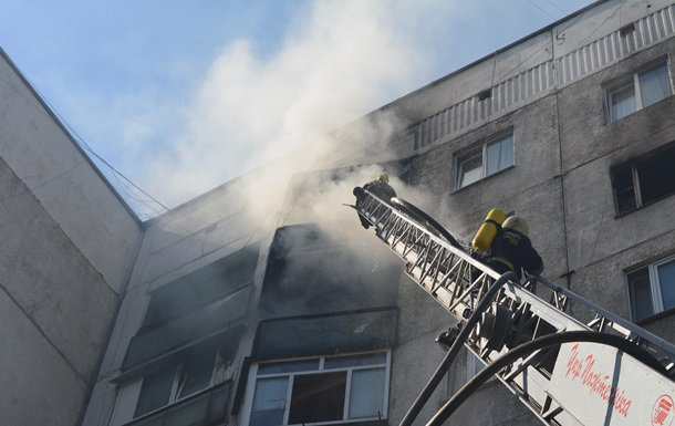 У Луцьку 1-го січня через пожежу в багатоповерхівці евакуйовували людей