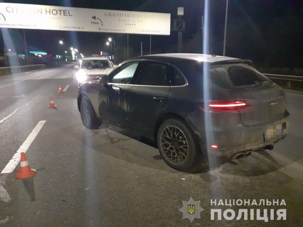 Лучанин-порушник на Porsche навмисно наїхав на патрульного на Львівщині