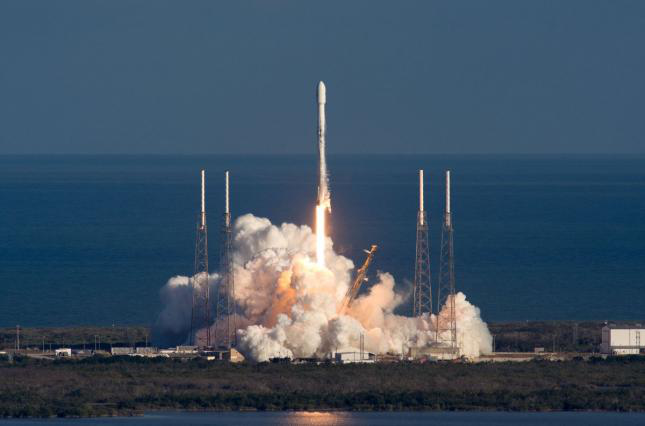 SpaceX запустила ракету з новою партією супутників системи Starlink