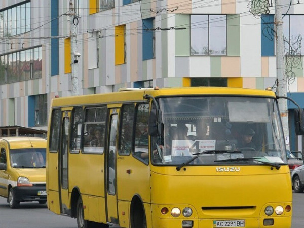 Як покращити роботу громадського транспорту: у Луцьку збирають пропозиції
