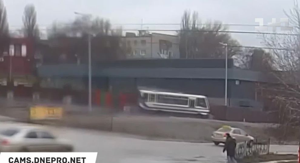 На Дніпропетровщині водій автобуса помер за кермом (відео)