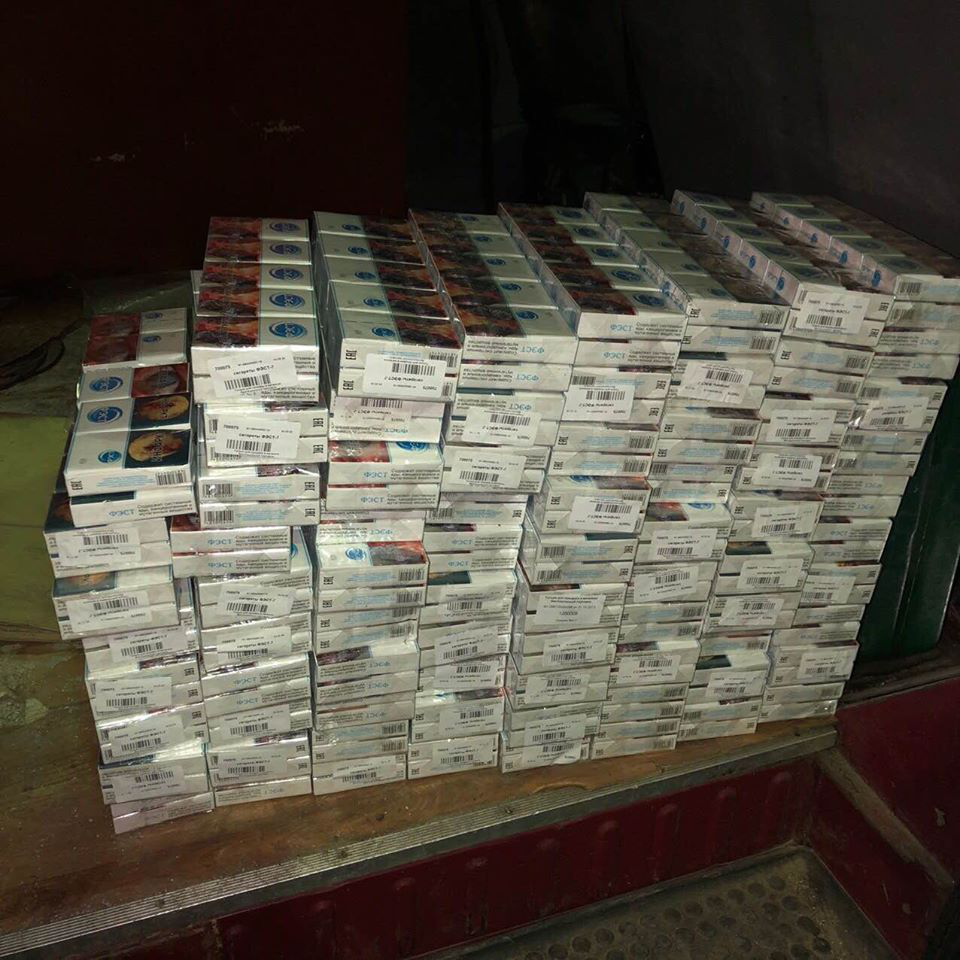 740 пачок цигарок: на кордоні затримали білоруського контрабандиста