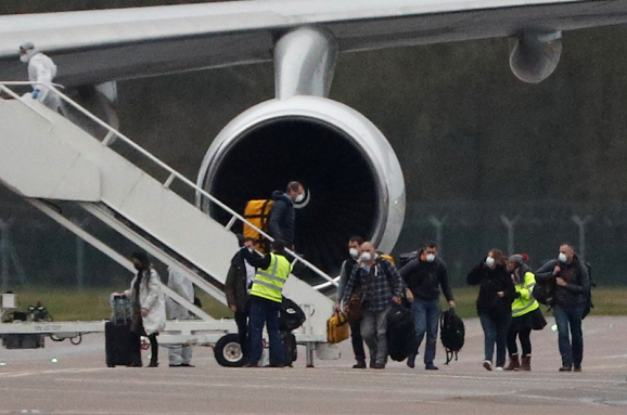 Літак з українцями з Китаю сяде у Львові: що далі
