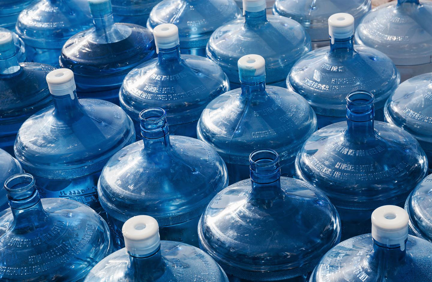 Яку воду продають лучанам: перевірять якість бутильованої води (експеримент)
