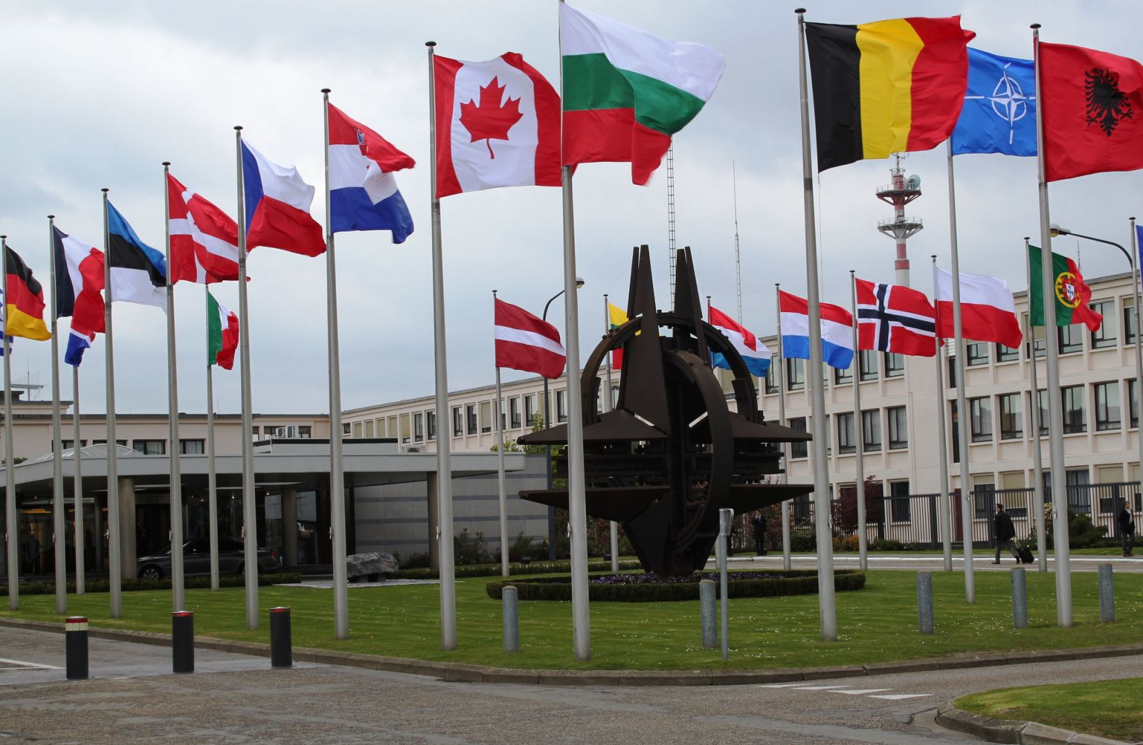 Коронавірус добрався до штаб-квартири НАТО