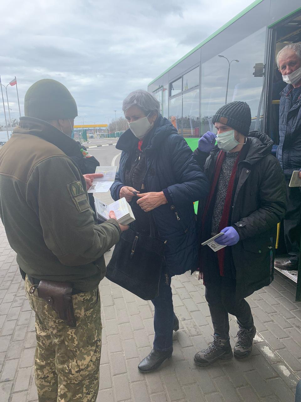 Українців на спецтранспорті доставлятимуть з «Дорогуська»  в «Ягодин»