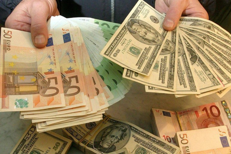 Долар і євро тримаються на висоті: курс валют у Луцьку на вівторок, 31 березня