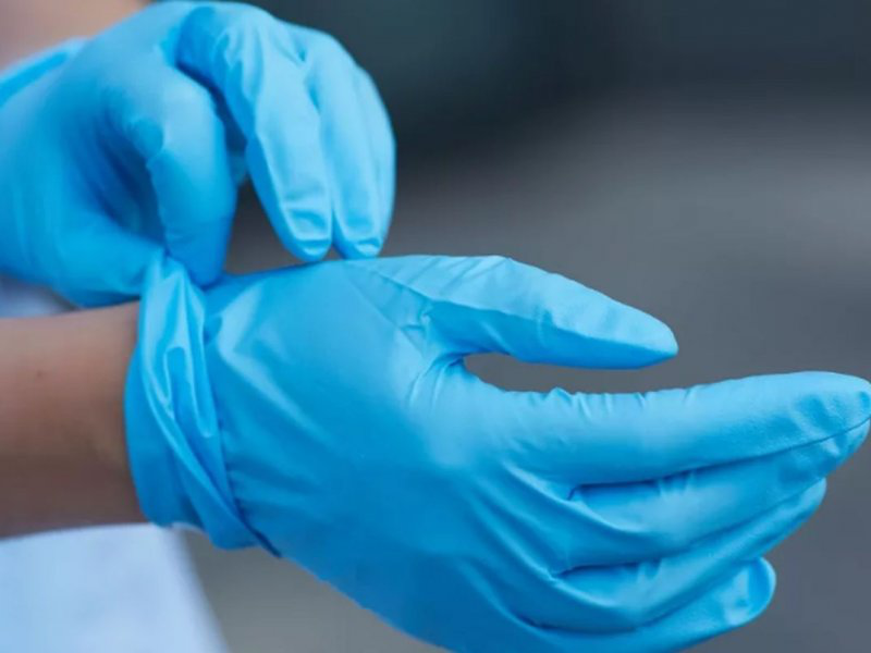 Захист від коронавірусу: оманлива безпека разових рукавиць