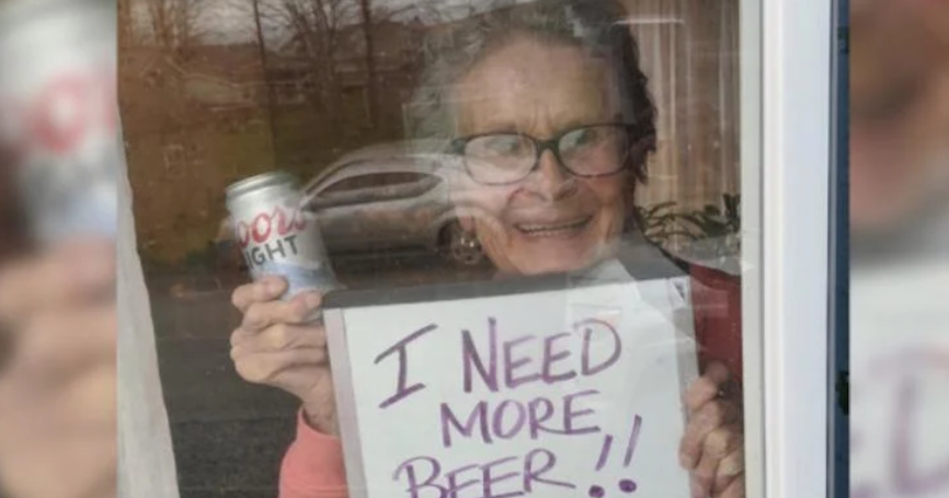 В Америці пенсіонерка отримала 150 банок пива для перебування на карантині (фото)