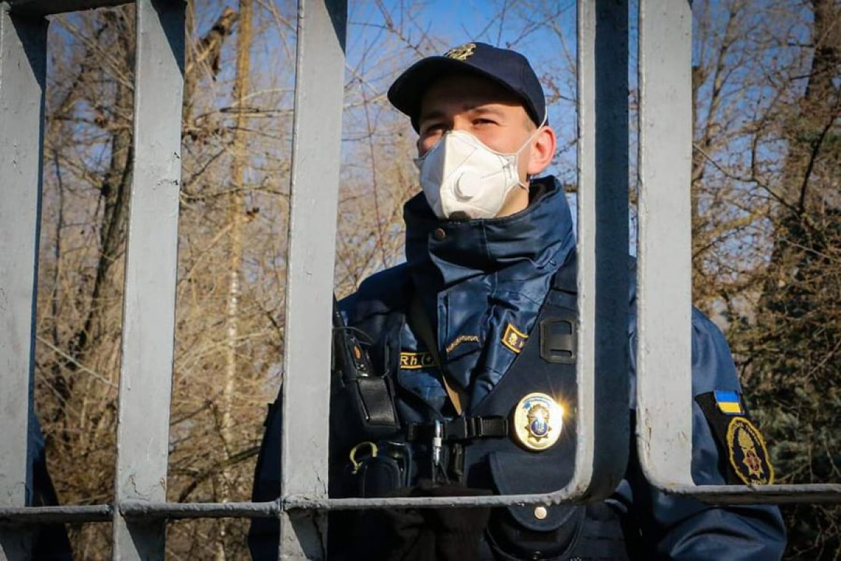 Українських правоохоронців тестуватимуть на коронавірус