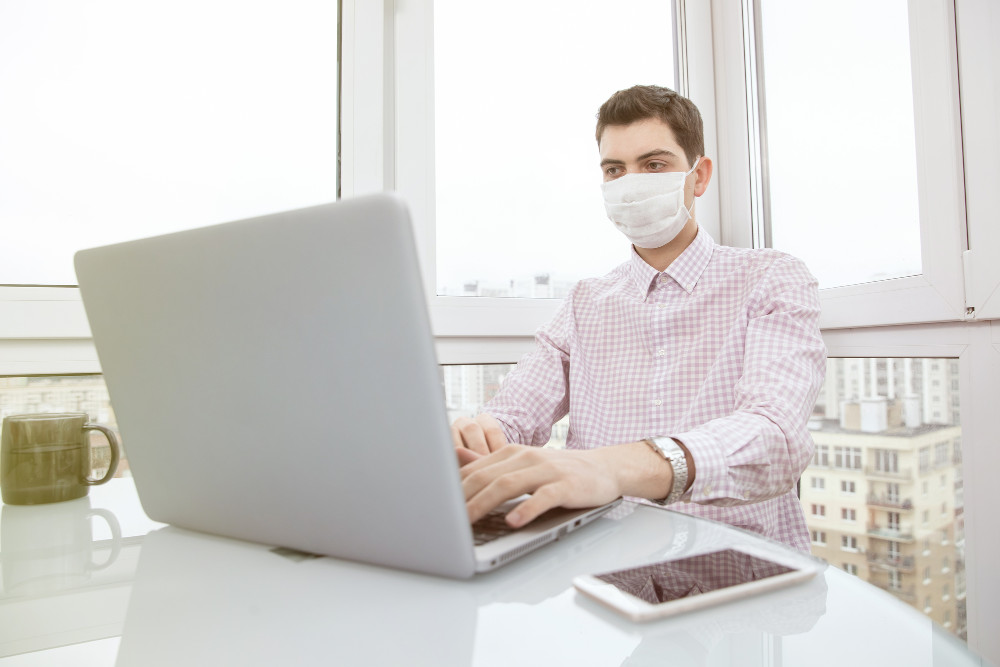 Температурний скринінг, маски, антисептики: за яких умов можна працювати в офісі