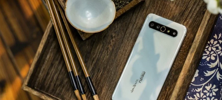 Доржчий за iPhone: Meizu випустила керамічний смартфон