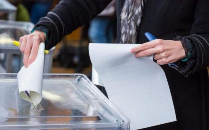 Як виборцям без «прописки» проголосували в Луцьку