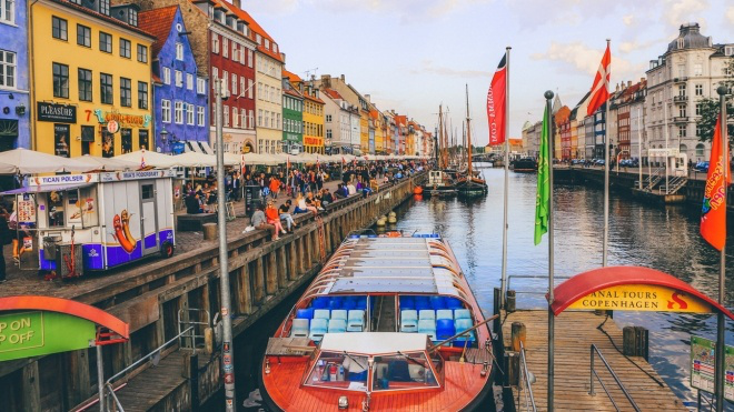 Працюючим мешканцям Данії роздадуть по $3 тисячі для стимуляції економіки