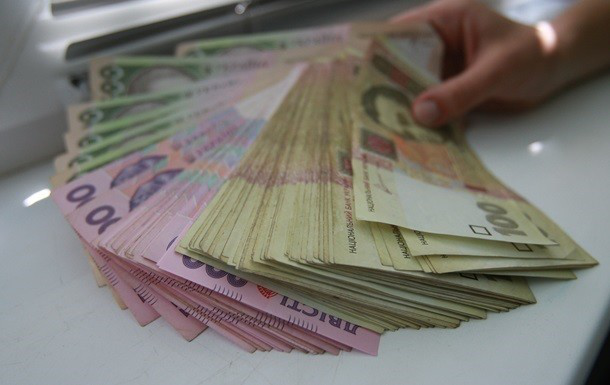 Офіційна зарплата принесла бюджету понад три мільярди гривень податку